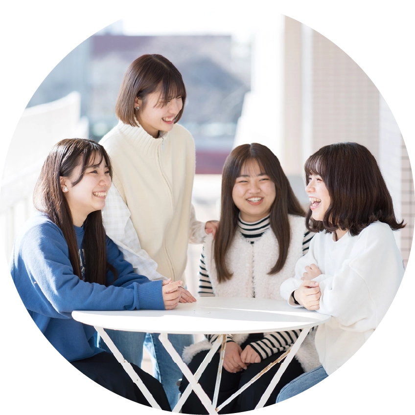 スクーリングで交流する学生