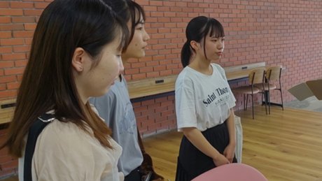 取材を受ける保育科学生１.JPG