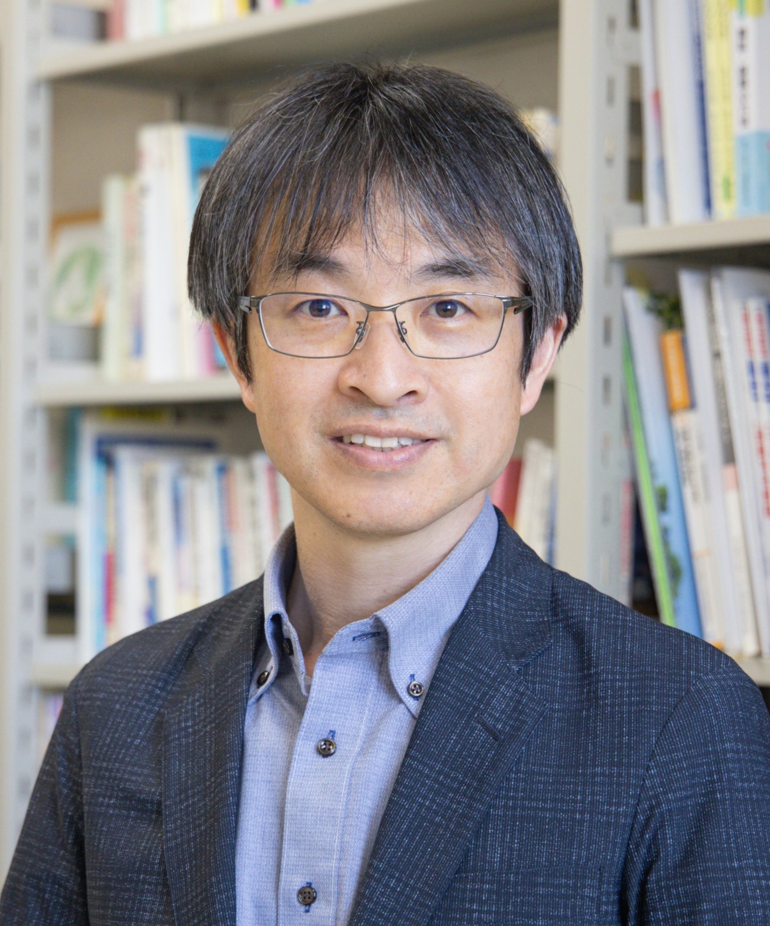 准教授 川上 知幸